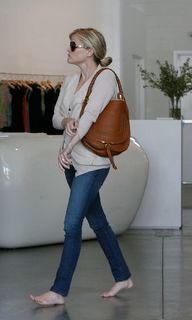 Reese Witherspoon feet photo thumbnail
