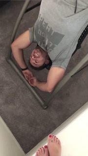 Angela Kinsey feet photo thumbnail