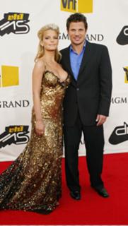 Jessica Simpson feet photo thumbnail