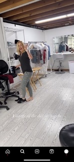 Angela Kinsey feet photo thumbnail