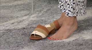 Courtney Khondabi feet photo thumbnail