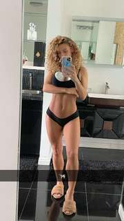 Jena Frumes feet photo thumbnail