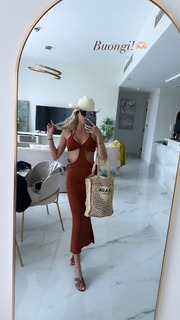 Ludovica Pagani feet photo thumbnail