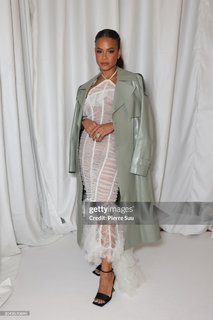 Christina Milian feet photo thumbnail