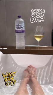 LeAnn Rimes feet photo thumbnail