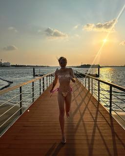 Charly Jordan feet photo thumbnail