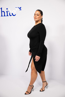 Ashley Graham feet photo thumbnail