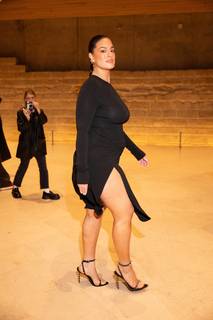Ashley Graham feet photo thumbnail