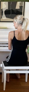 Lena Gercke feet photo thumbnail