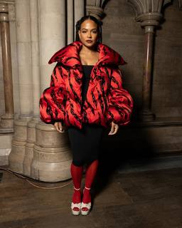 Christina Milian feet photo thumbnail
