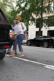 Uma Thurman feet photo thumbnail