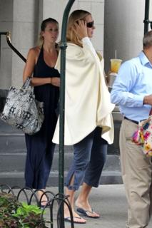 Uma Thurman feet photo thumbnail