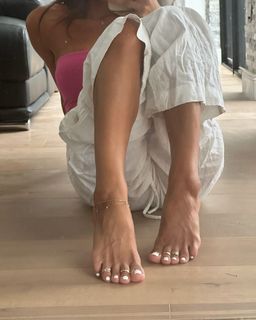 Margarita Smith feet photo thumbnail