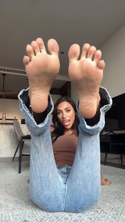 Margarita Smith feet photo thumbnail