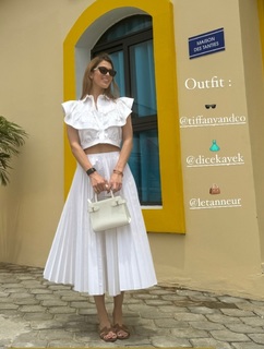 Iris Mittenaere feet photo thumbnail
