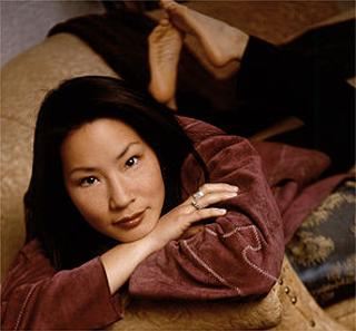 Lucy Liu feet photo thumbnail