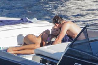 Michelle Hunziker feet photo thumbnail