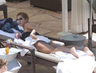 Cheryl feet photo thumbnail