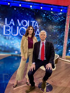 Caterina Balivo feet photo thumbnail