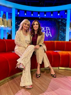 Caterina Balivo feet photo thumbnail