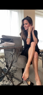 Brooke Burke feet photo thumbnail