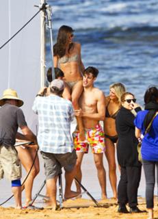 Miranda Kerr feet photo thumbnail