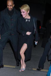 Zoey Deutch feet photo thumbnail