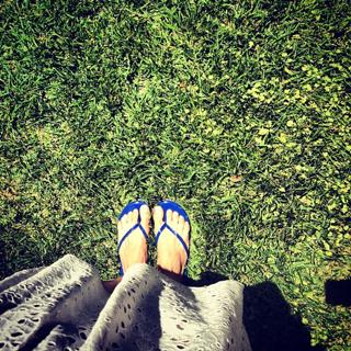 Emmy Rossum feet photo thumbnail