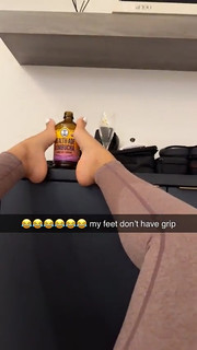 Queen Naija feet photo thumbnail