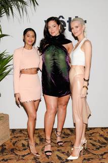 Ashley Graham feet photo thumbnail