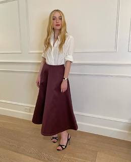 Dakota Fanning feet photo thumbnail