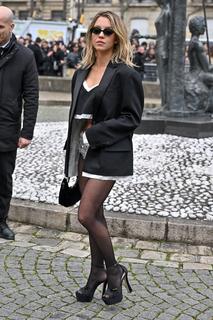 Sydney Sweeney feet photo thumbnail
