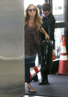 Kristen Bell feet photo thumbnail