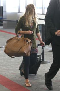 Kristen Bell feet photo thumbnail