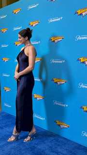 Kira Kosarin feet photo thumbnail