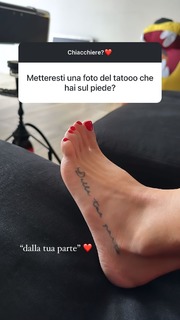Ludovica Pagani feet photo thumbnail