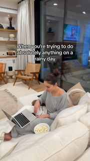 Olivia Culpo feet photo thumbnail