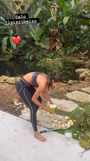Lais Ribeiro feet photo thumbnail