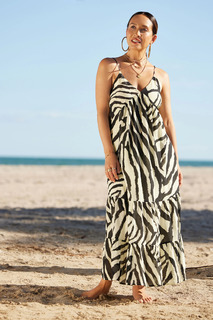 Myleene Klass feet photo thumbnail