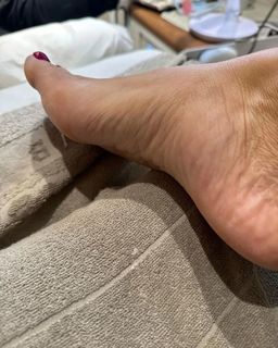 Veronica Maya feet photo thumbnail