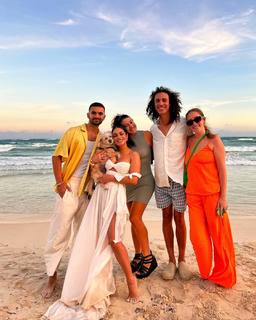 Vanessa Hudgens feet photo thumbnail