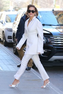 Rita Ora feet photo thumbnail