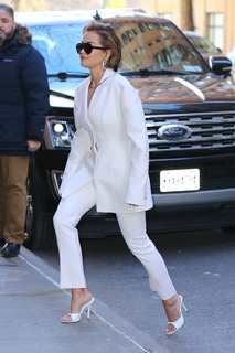 Rita Ora feet photo thumbnail