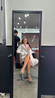 Larissa Manoela feet photo thumbnail