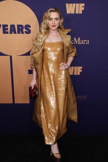 Kathryn Newton feet photo thumbnail