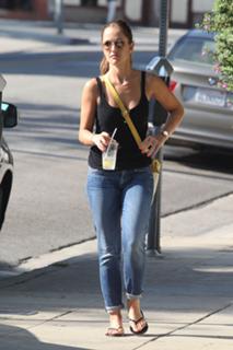 Minka Kelly feet photo thumbnail