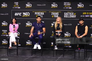 Megan Olivi feet photo thumbnail