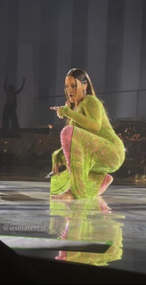 Rihanna feet photo thumbnail