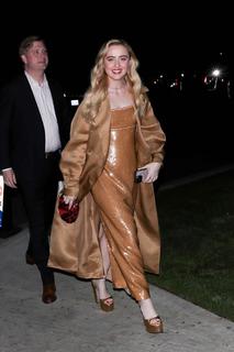 Kathryn Newton feet photo thumbnail
