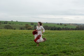 Sydney Sweeney feet photo thumbnail